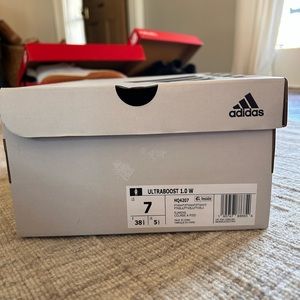 Adidas ultra-boost 1.0, Women’s, Size 7, White